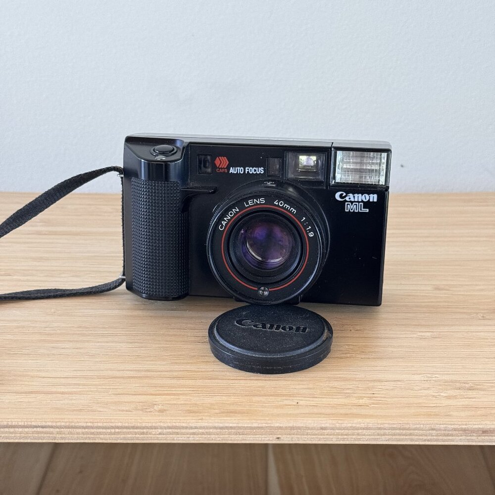 Vintage Canon AF35ML Auto Focus & Shoot 40mm f/1.9 Film Camera with Pouch